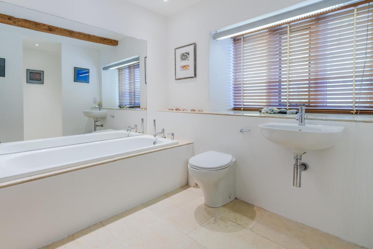 The Barracks Villa Northleach Luaran gambar