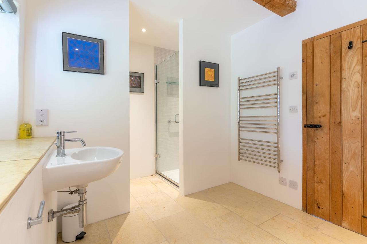 The Barracks Villa Northleach Luaran gambar